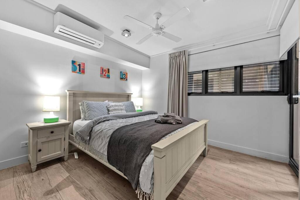 South Bank Central! ~ 2bed, 2bath, 1car, 2balcony Brisbane