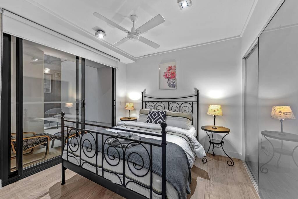South Bank Central! ~ 2bed, 2bath, 1car, 2balcony Apartment Brisbane
